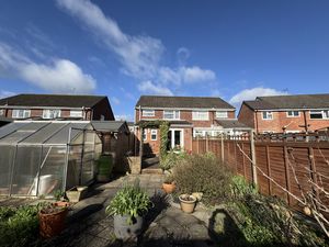 GARDEN/REAR HOUSE- click for photo gallery